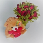 Buquê na Jarra de Vidro e Urso