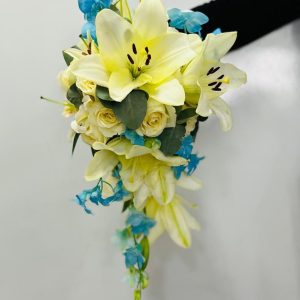 Buquê de Noiva Cascata com Lírios e Orquídea