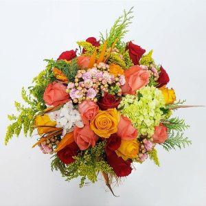 Buquê de Noiva Com Rosas Kalandiva e Hortênsias