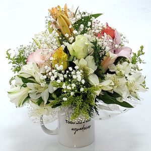 Flores Nobres na Caneca Personalizada