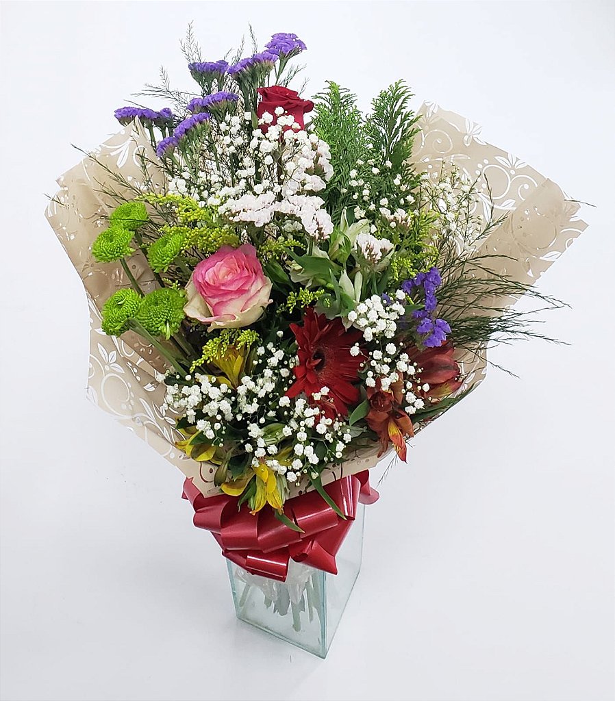 Buquê Com Flores Variadas