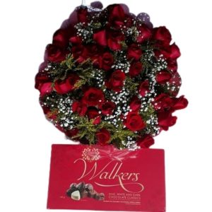 Buquê de 36 Rosas Vermelhas ou Coloridas com Ferrero Rocher  ( 8 unidades ) ou Chocolate Importado