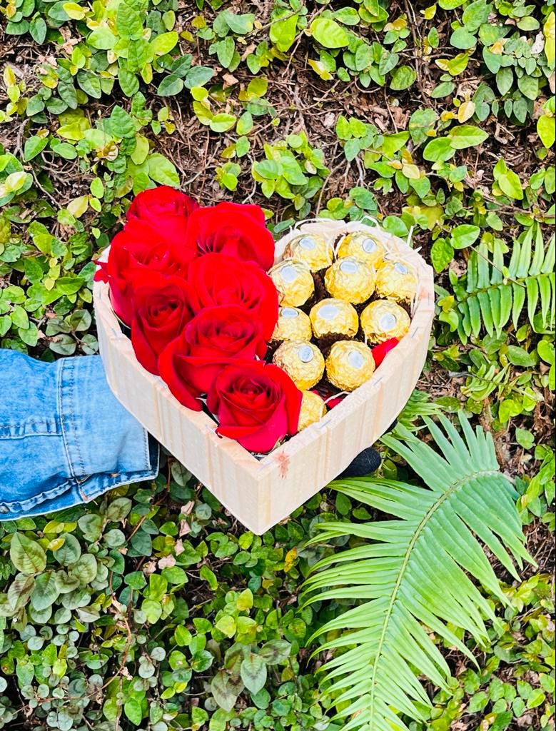 Coração Com Ferrero Rocher e Rosas