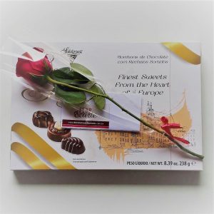 Caixa de Chocolates e Rosa Solitária