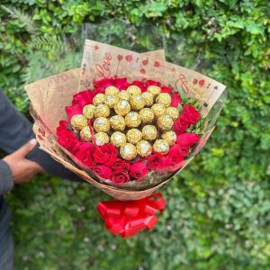 Buquê de Ferrero e Rosas Vermelhas