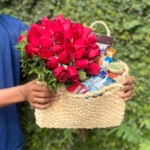 Combo Cesta e Buquê de Rosas