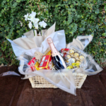 Cesta com Espumante, Orquídea e Chocolates