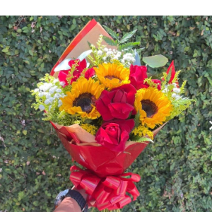 Buquê de Girassol e rosas